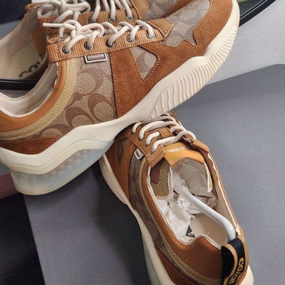 Authentic COACH signature Runner classic Khaki Light Sandle ✨️ - Picture 10 of 17